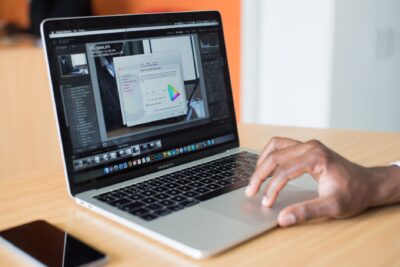 macOS 27.2 : pourquoi les Mac sautent la 27.1 et quand attendre la mise à jour