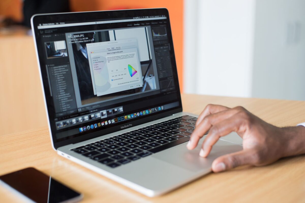 macOS 27.2 : pourquoi les Mac sautent la 27.1 et quand attendre la mise à jour